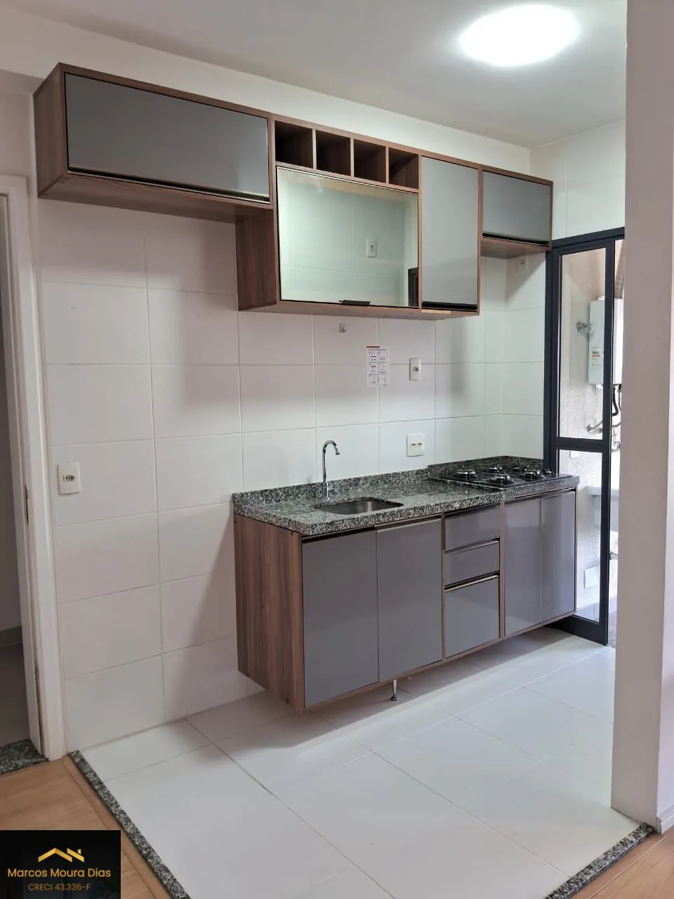 Imagem Apartamento Via Leopoldina, sala com Varanda, 2 Dormitórios( 1 suíte), 1 Vaga, Prédio com Lazer, Portaria 24 hs