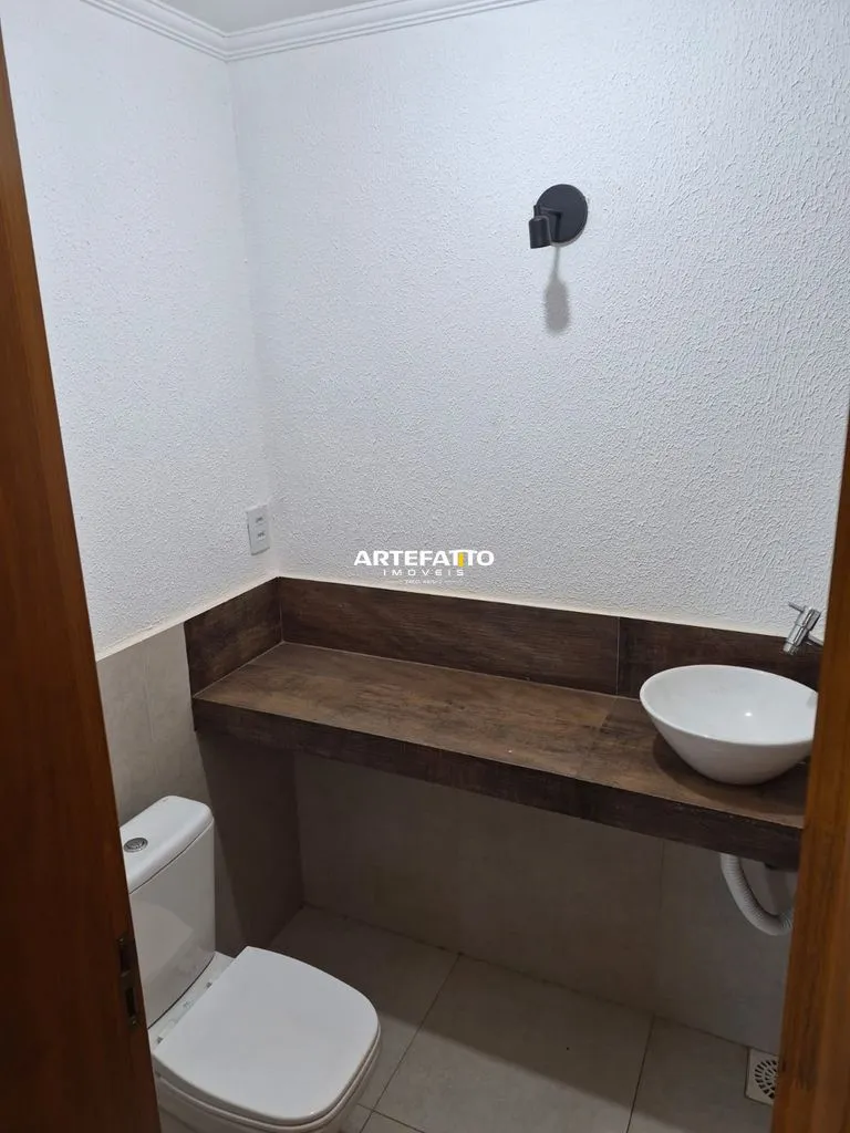 Imagem Sobrado Vila Santa Cruz, 3 dorm. sendo uma suíte com closet e sacada.