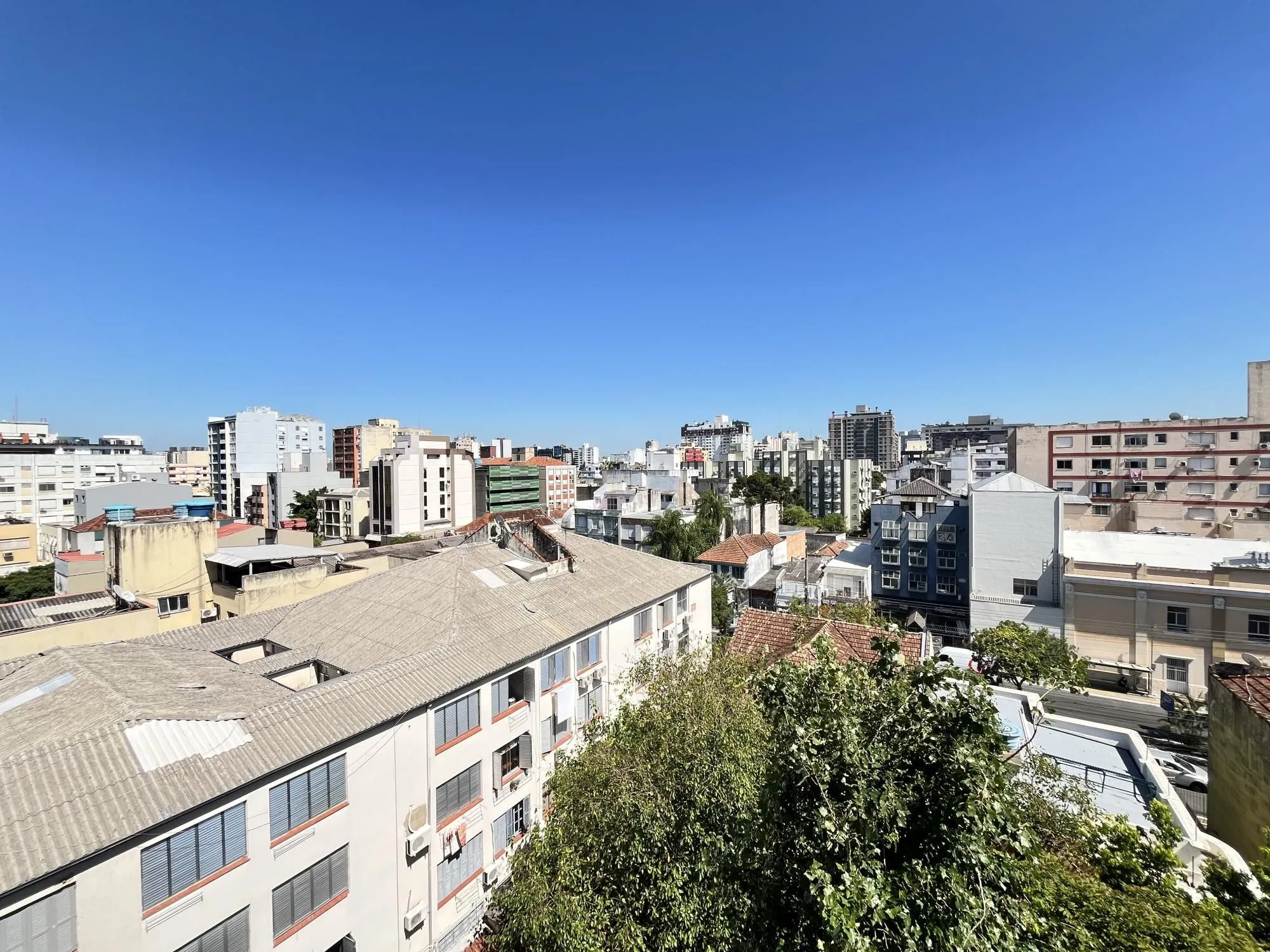 Imagem Apartamento de 2 quartos e 1 vaga de garagem no bairro Farroupilha em POA
