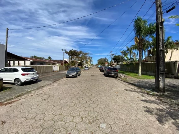 Imagem Sobrado mobiliado, móveis novos e planejados em Guaratuba (Centro)