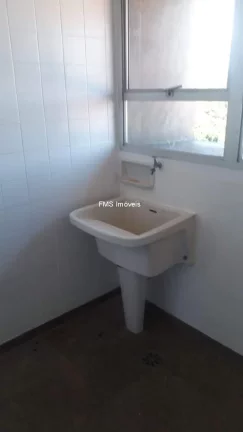 Imagem Apartamento de luxo à venda em São Paulo-SP, na Vila Nova Conceição: 3 quartos, 1 suíte, 3 salas, 3 banheiros, 2 vagas, 150m².
