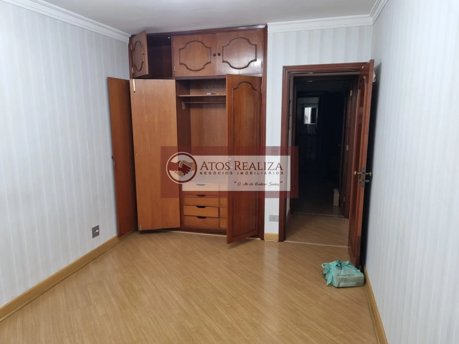 Imagem Casa térrea com edícula em Santo Amaro - São Paulo: 172m², 5 dormitórios, 1 suíte, 3 banheiros por R$980.000. Compre agora!