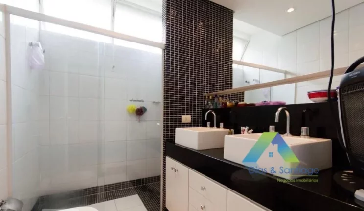 Imagem CERQUEIRA CESAR Apartamento 238M², 4 dormitórios, 2 vagas, a 3 minutos da estação do metro Consolação ótima localização e valor !!!