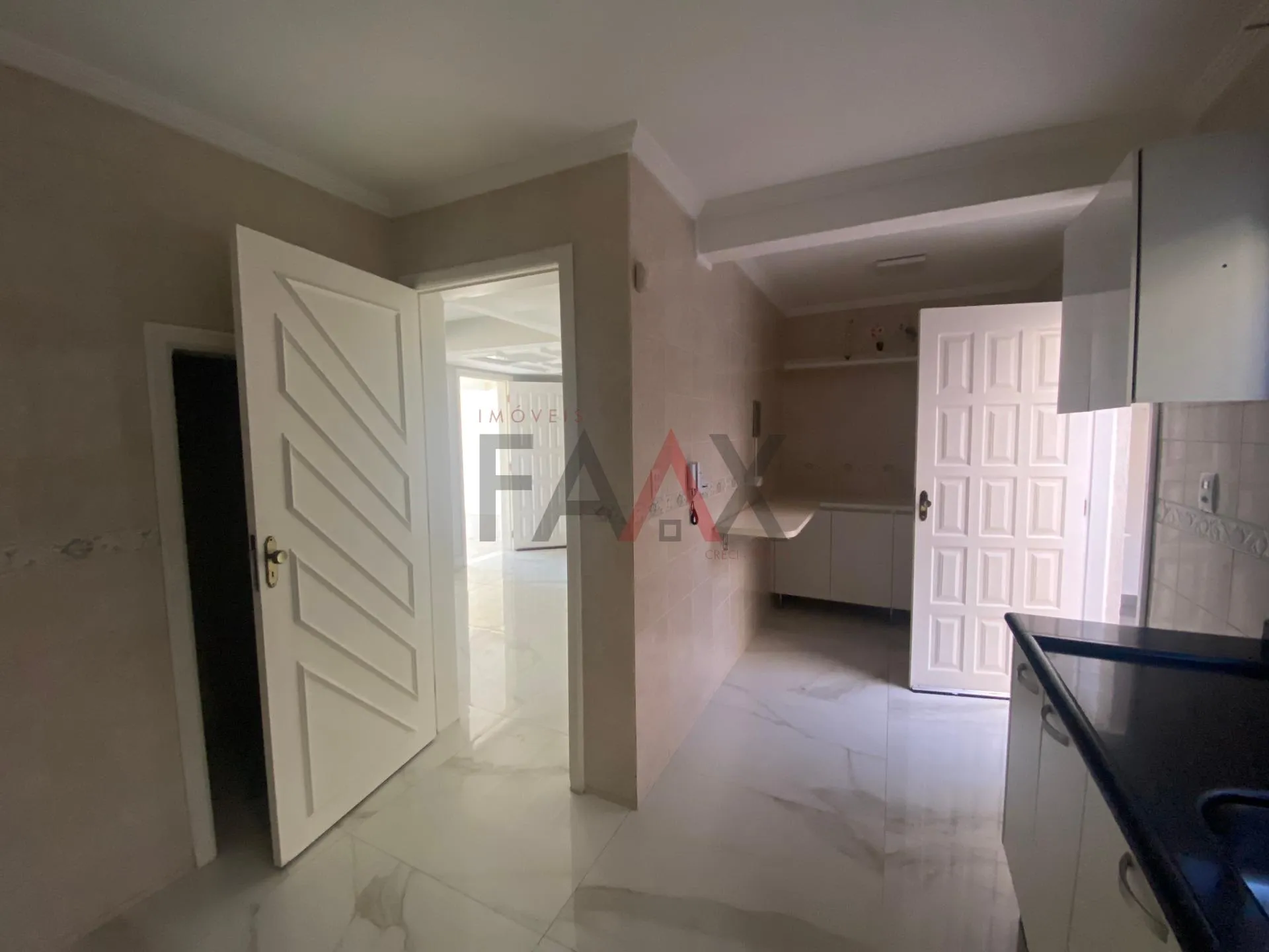 Imagem Sobrado com 4 dormitórios para locação,168.55 m², Alto da XV, GUARAPUAVA - PR