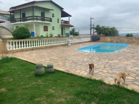 Imagem VENDA DE CASA ASSOBRADADA BAIRRO DO COPACO com A/T 1050 m² distribuídos em 3 suítes, sala, cozinha, banheiro, lavabo, churrasqueira, piscina e 1 vaga