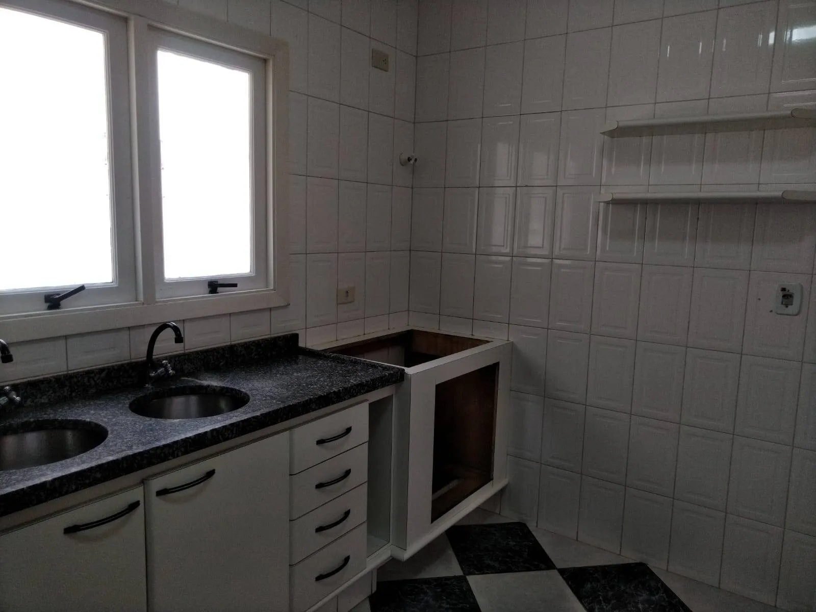 Imagem Casa Luxuosa em Alphaville 5 - Santana de Parnaíba/SP, Frente à Praça, Com 4 Quartos e Lazer Completo