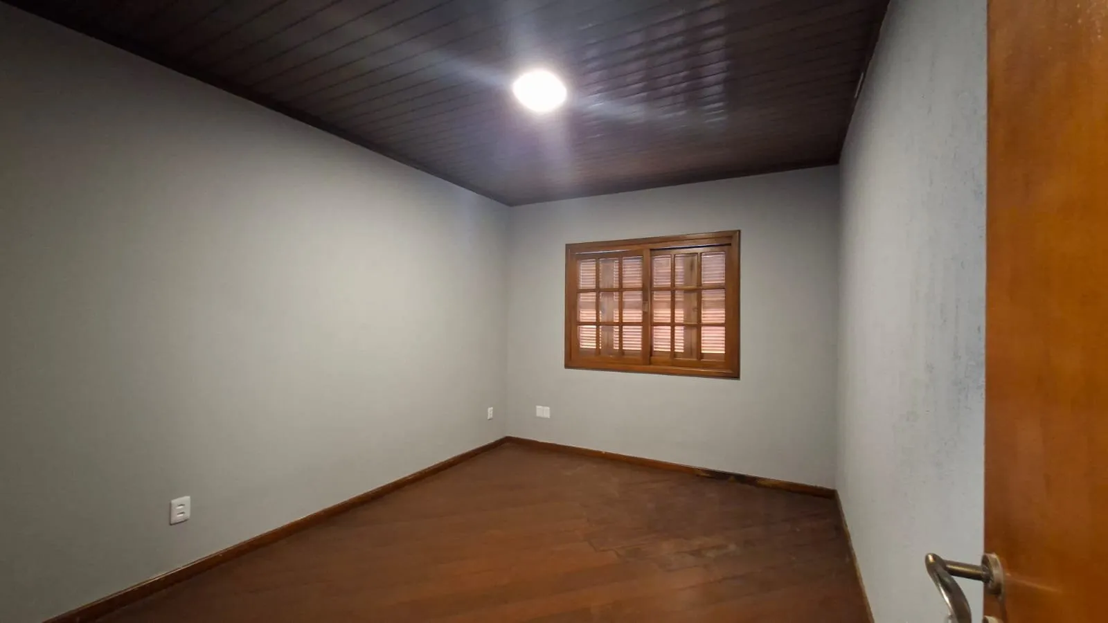 Imagem Casa impecável com suíte, piscina e espaço gourmet no Dom Feliciano - Centro de Viamão!