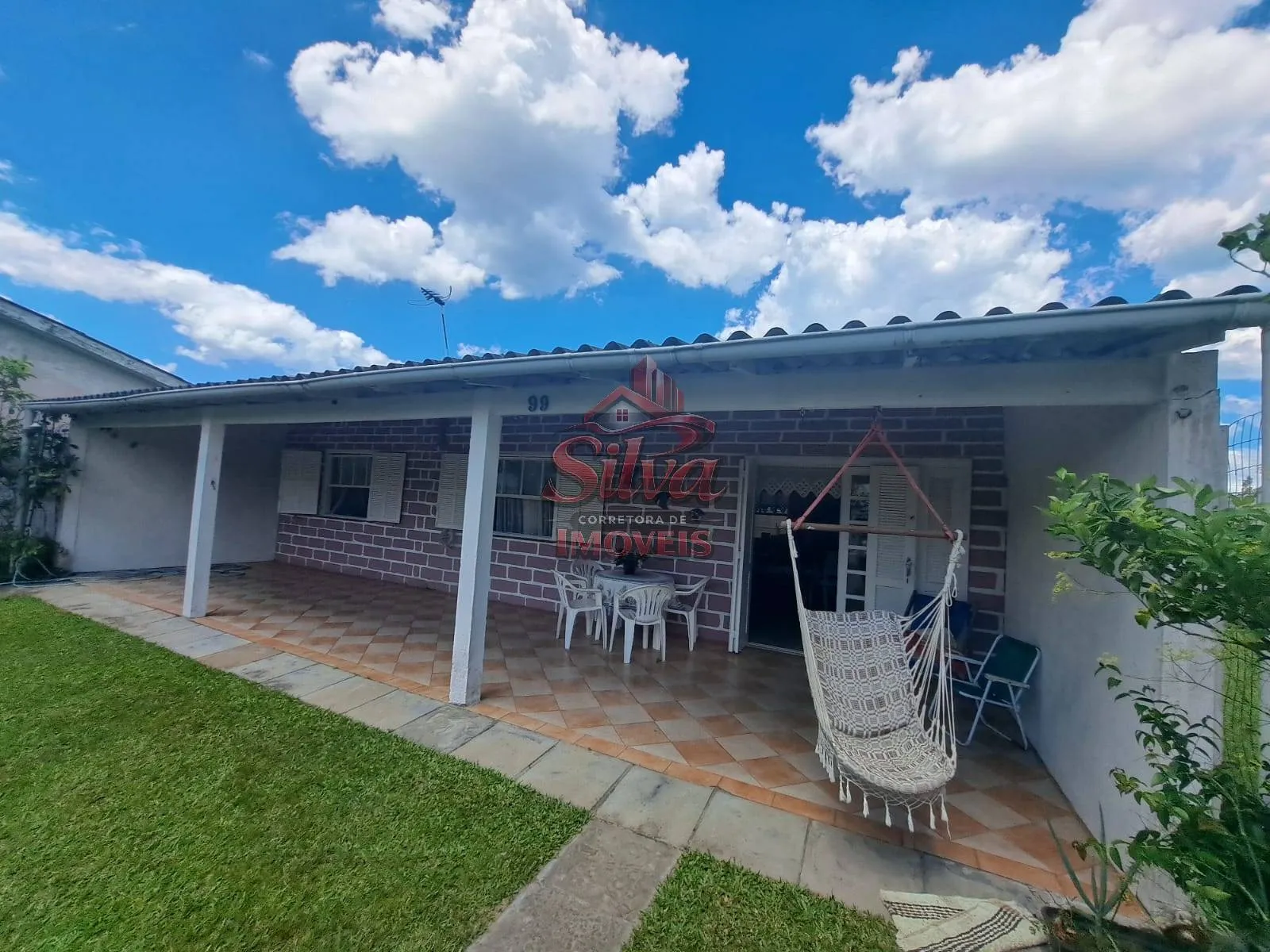 C38 | Casa Escriturada com 03 Dormitórios (01 Suíte) a 500m do Mar
