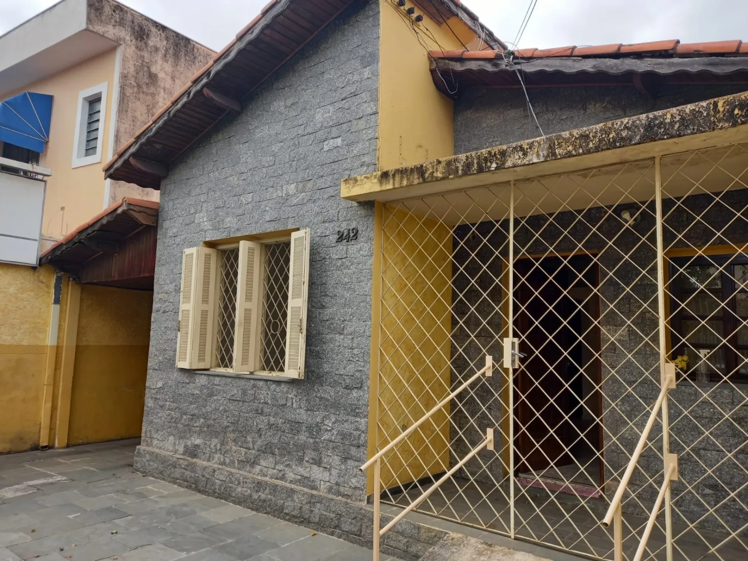 Imagem Casa à venda 4 Quartos, 1 Suite, 2 Vagas, Jardim Russi, Taubaté - SP