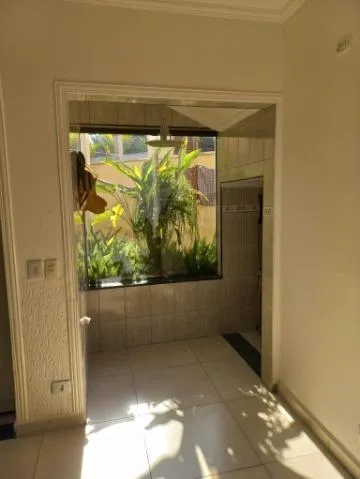 Imagem VENDA DE SOBRADO NO CONDOMÍNIO ECO PARK LAGOS, EM MOGI DAS CRUZES/SP, 397m² com 3 suítes, quintal com piscina, sauna e área gourmet. CONSULTE-NOS.