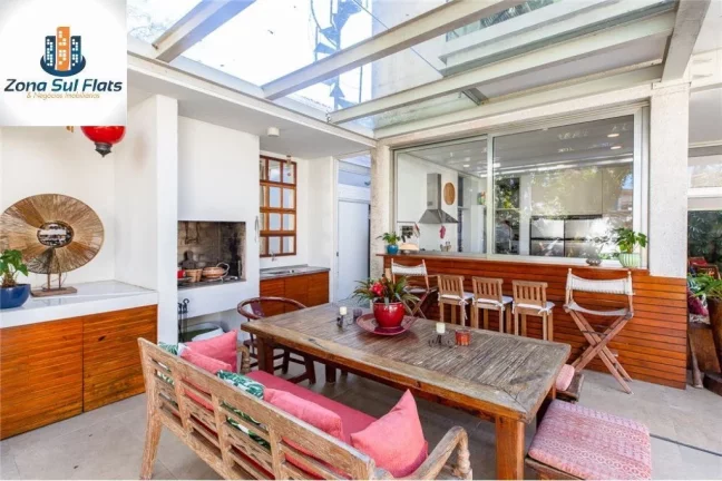 Imagem Casa Alto Padrão à Venda Na Granja Julieta Com 4 Dormitórios Sendo 2 Suítes e 2 Vagas - Piscina e Área Gourmet