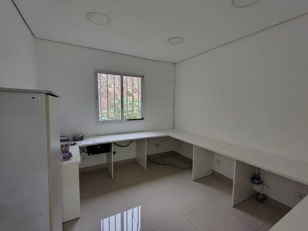 Imagem Loja Comercial de Alto Padrão para Locação em São Caetano do Sul - Bairro Santa Maria - 169m² - 4 Banheiros - 6 Vagas de Garagem
