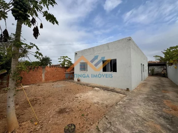 Casa espaçosa e bem localizada no bairro Porto Seguro. em Rua Nair Ideal de Souza Freitas