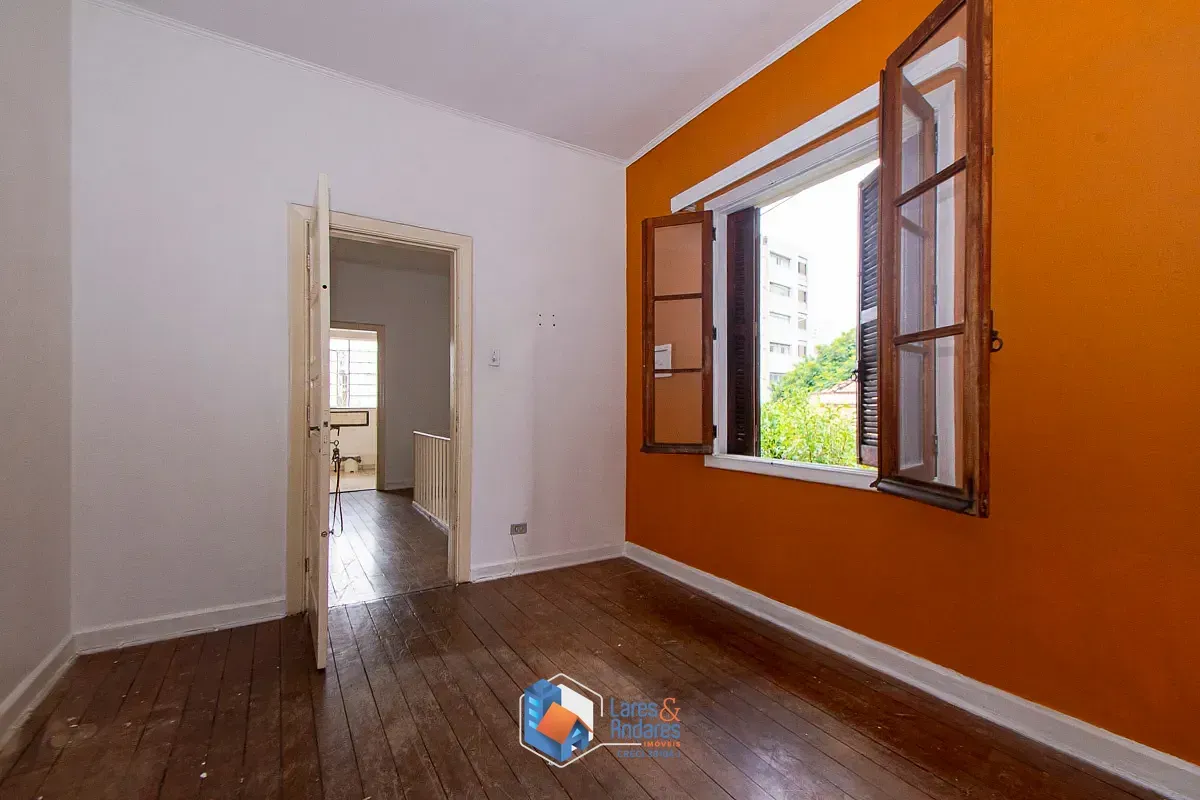 Imagem Sobrado para venda em Aclimação com 3 quartos, 295m²