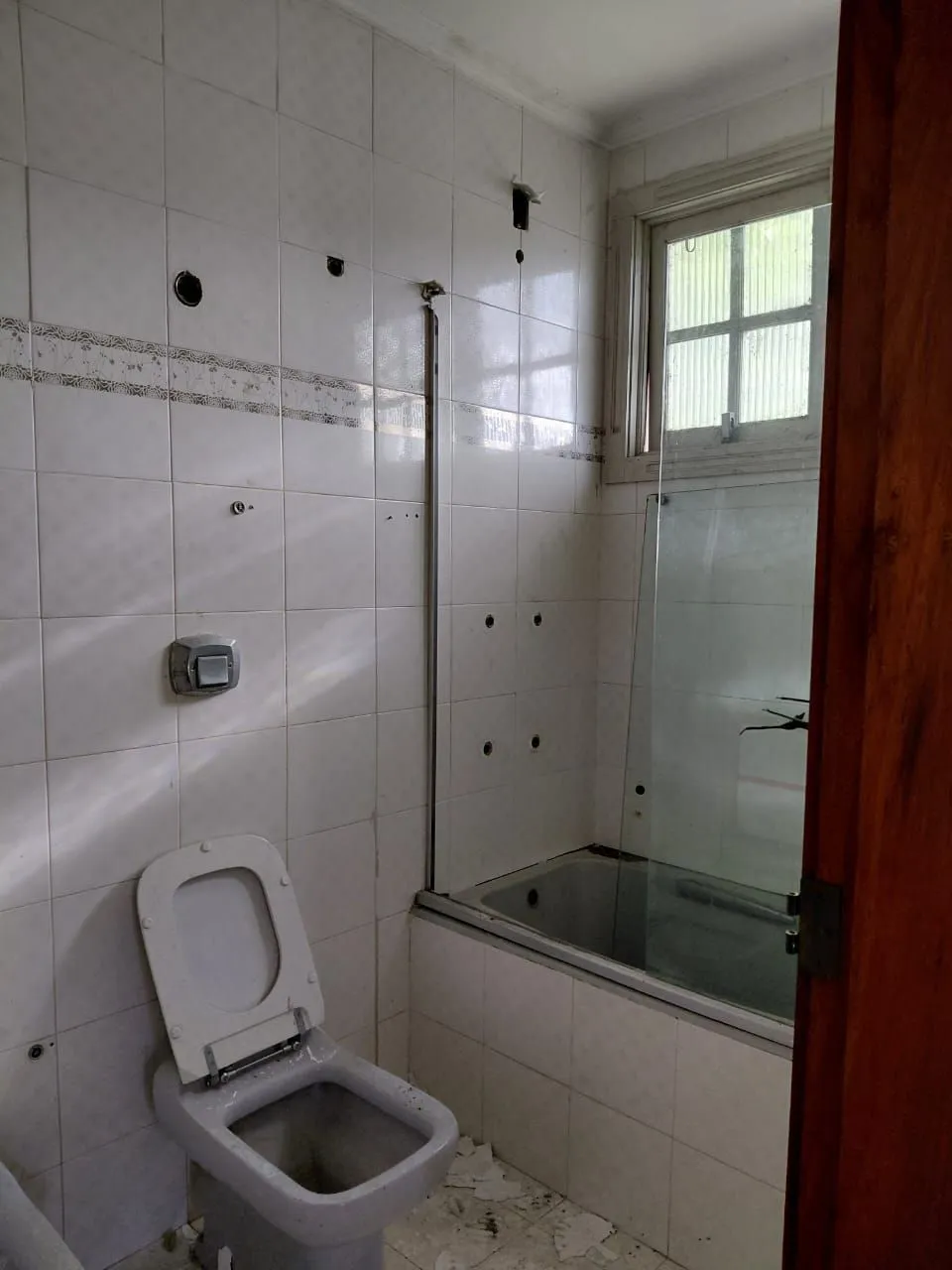 Imagem Ampla casa com pátio Bairro Teresópolis