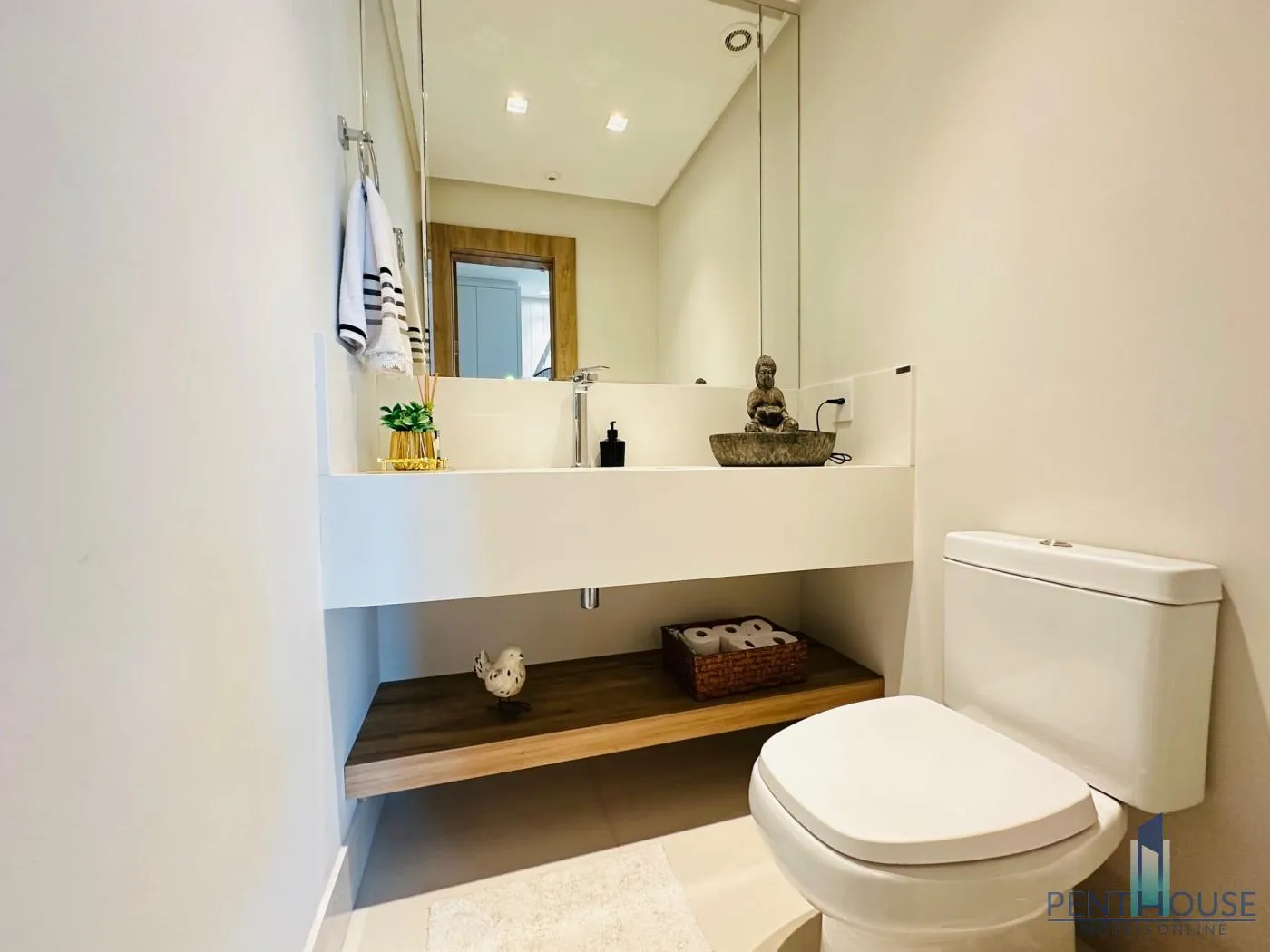 Imagem Apartamento Zona Central para Venda em Balneário Camboriú, CENTRO, 3 dormitórios, 3 suítes, 4 banheiros, 2 vagas