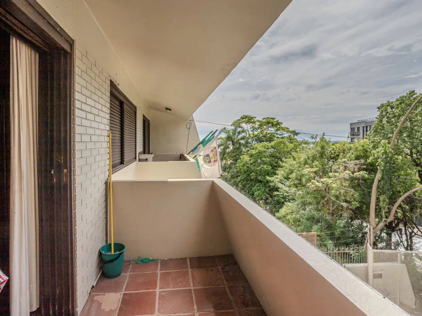Imagem Casa sobrado no Menino Deus de 3 dormitórios e 3 vagas
