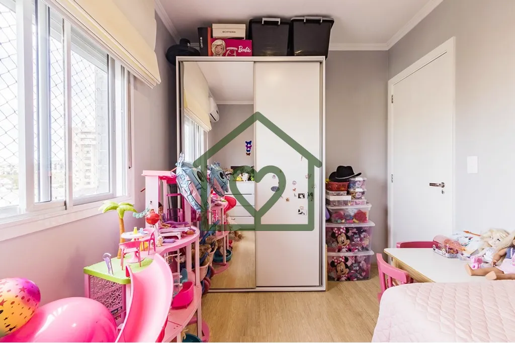 Imagem Apartamento no bairro Jardim Itu Sabará em Porto Alegre no condomínio fechado localizado na Rua Cr...