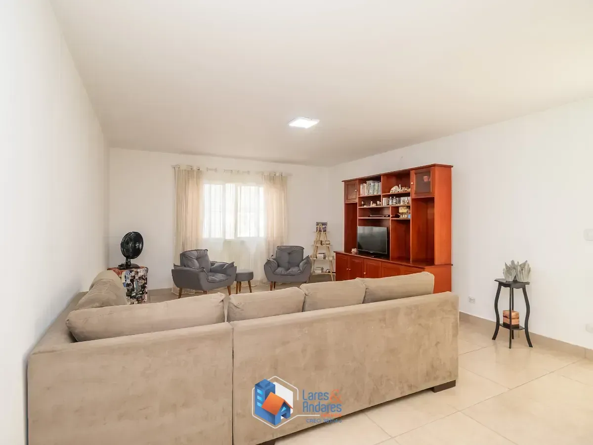Imagem Sobrado para venda em Chácara Santo Antônio (Zona Sul) com 3 quartos, sendo 1 suíte, 230m²