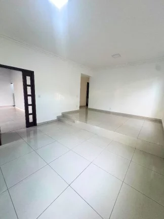 Imagem Casa de 3 quartos no bairro das Águas perto do HMC em Ipatinga MG.
