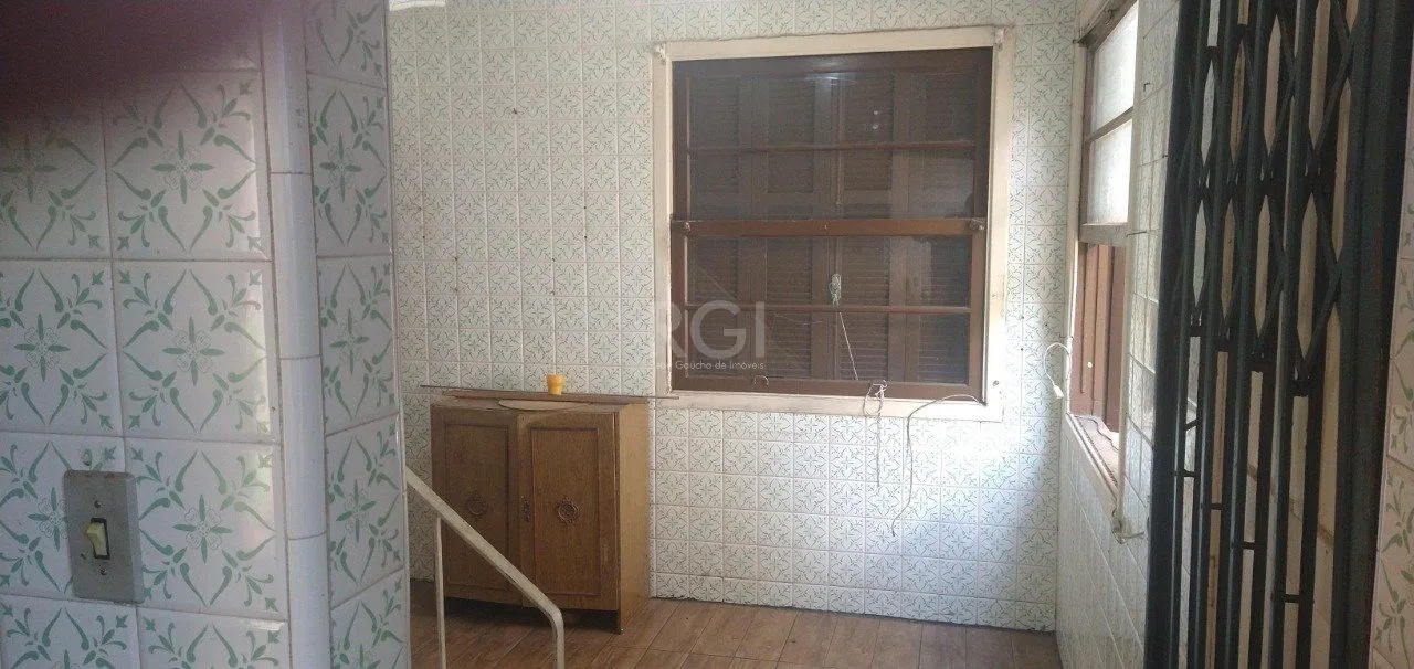 Imagem Casa de 4 dormitórios na Av. Teresópolis bairro Teresópolis