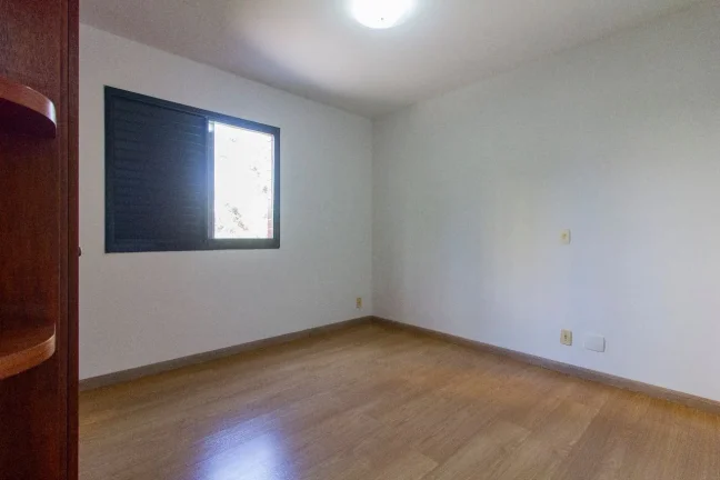 Imagem Venda de Apartamento de Alto Padrão na Vila Andrade, São Paulo-SP: 3 Quartos, 2 Suítes, 4 Banheiros, 2 Vagas, 121m².