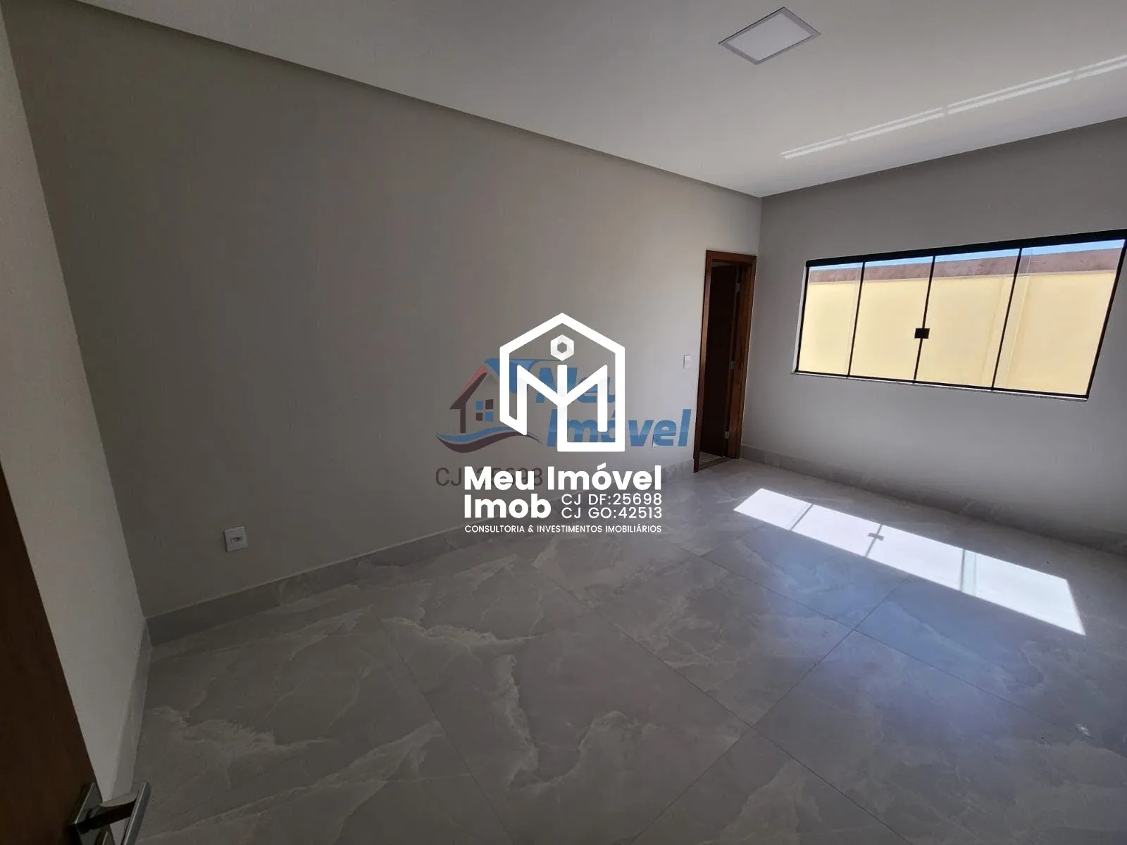 Foto do imóvel Casa 3 Quartos 1 Suíte 2 Vagas 187m² Churrasqueira Luziânia em Avenida Íris Luiz Solano, S/n - Setor Fumal, Luziânia - GO