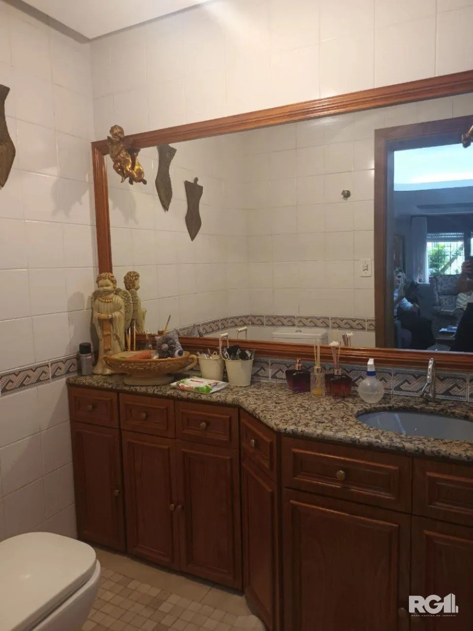 Imagem CASA AMPLA 3 DORMITÓRIOS NO ANDAR SUPERIOR NA CIDADE BAIXA .