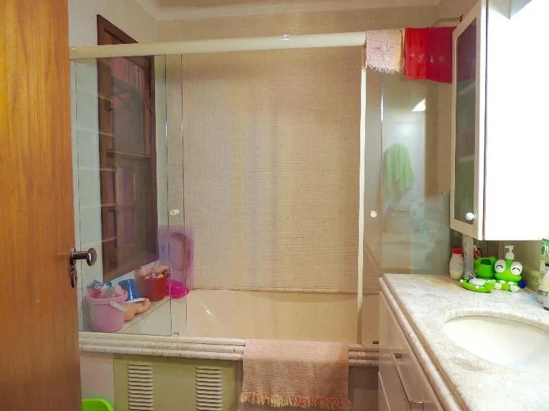 Imagem Casa para Venda com 3 dormitórios, sendo 2 suites e 3 vagas no bairro Belém Novo