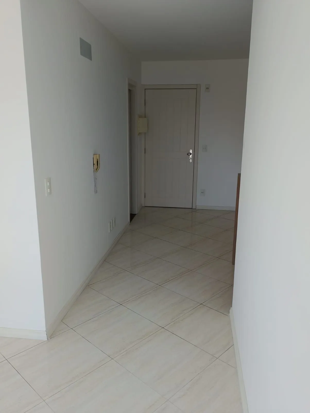 Imagem APARTAMENTO COM 01 DORMITÓRIO E GARAGEM