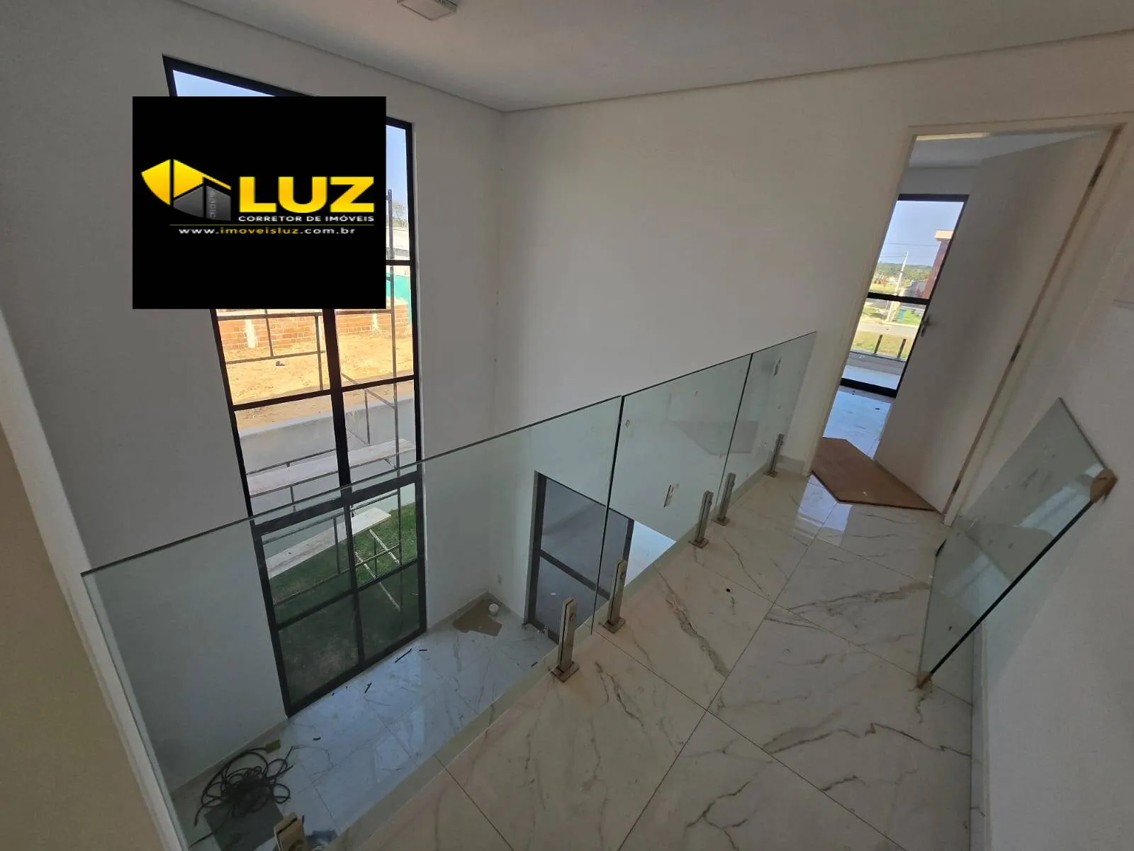 Imagem GRANDE OPORTUNIDADE!! Linda casa na Cidade Alphaville no Terras 4.