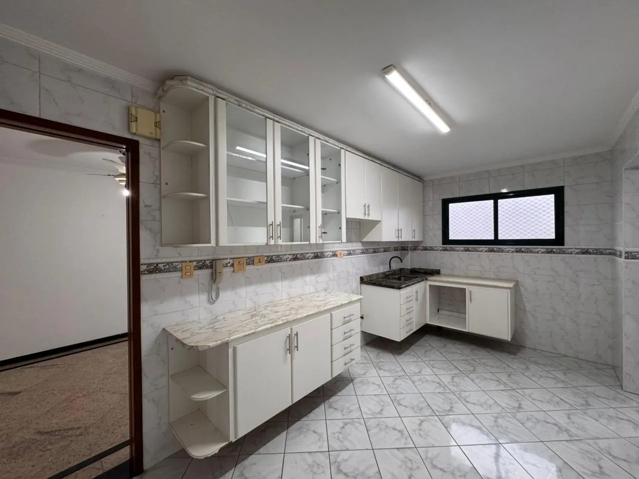 Imagem Apartamento para Venda em Praia Grande, Canto do Forte, 2 dormitórios, 1 suíte, 1 banheiro, 1 vaga