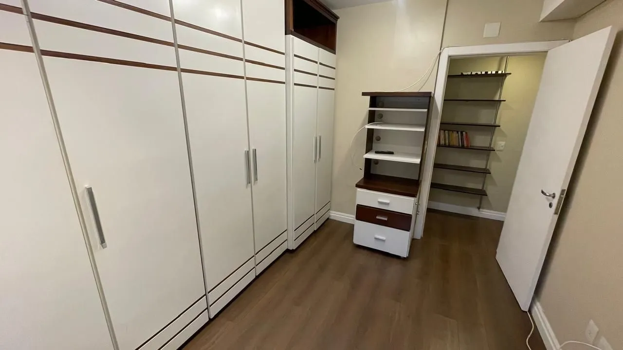 Imagem Casa de Condomínio em Chácara das Pedras