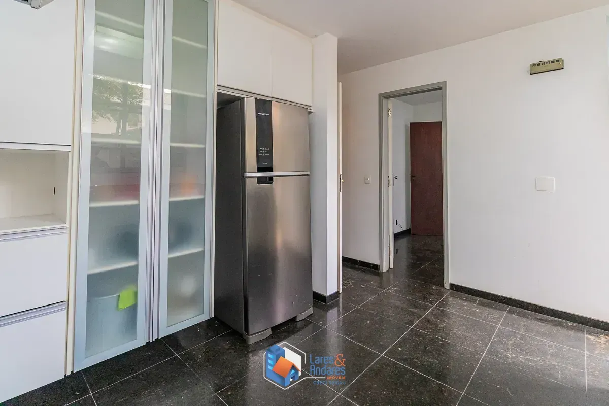 Imagem Casa para venda em Granja Julieta com 3 quartos, sendo 2 suítes, 438m²