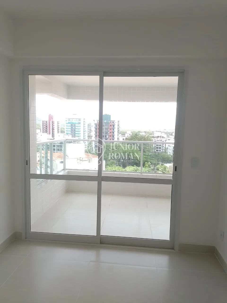 Imagem APTO 2 DORM l 1 SUITE l VARANDA l 100M DA PRAIA - GUARUJA/SP