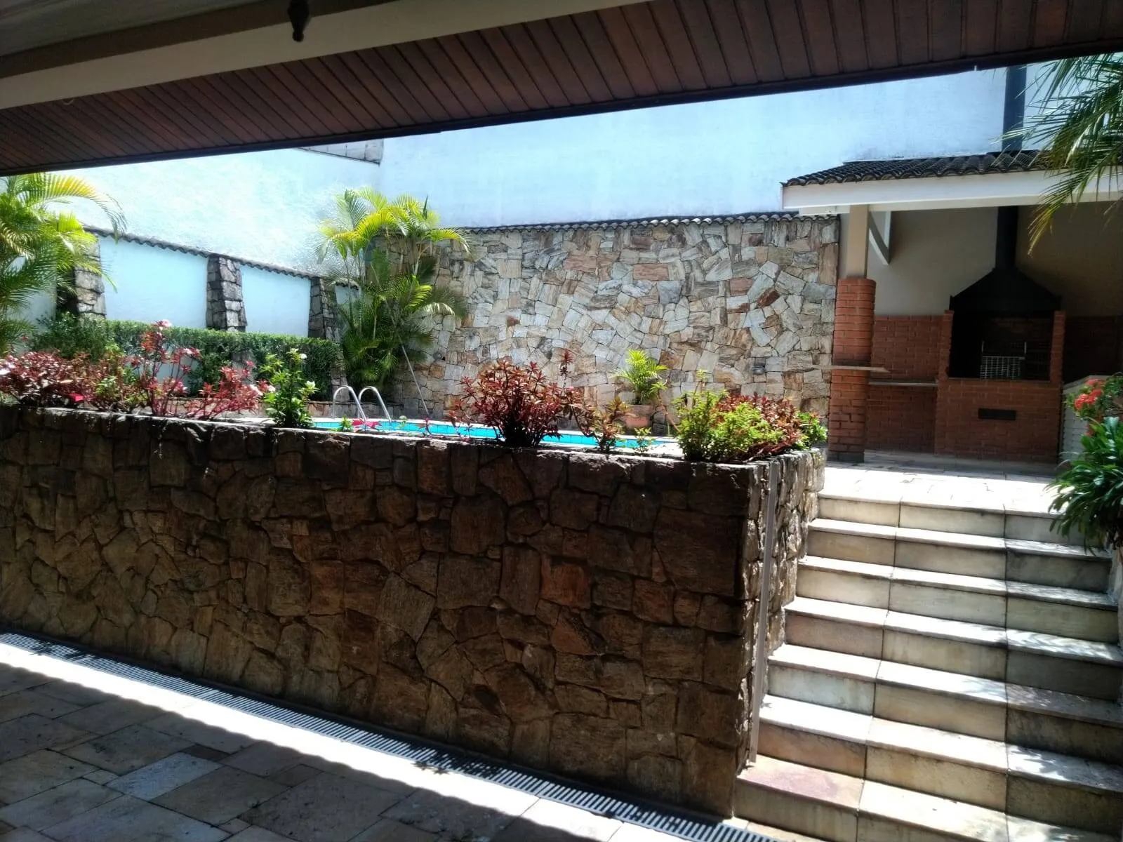 Imagem Casa Luxuosa em Alphaville 5 - Santana de Parnaíba/SP, Frente à Praça, Com 4 Quartos e Lazer Completo