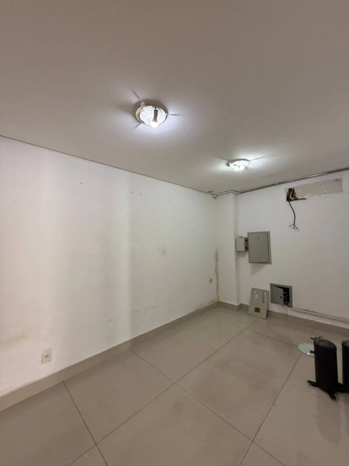 Imagem SALA COMERCIAL À VENDA OU LOCAÇÃO ED. COPA EXECUTIVO CENTER POÇÃO