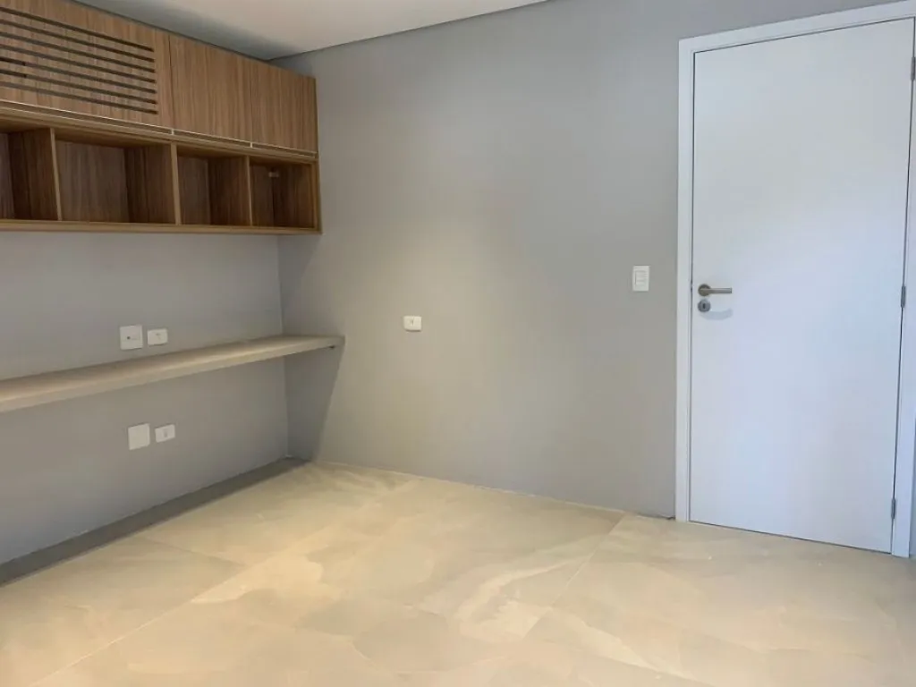 Imagem CASA COM 525,00 m² - CANTO DO FORTE - PRAIA GRANDE SP