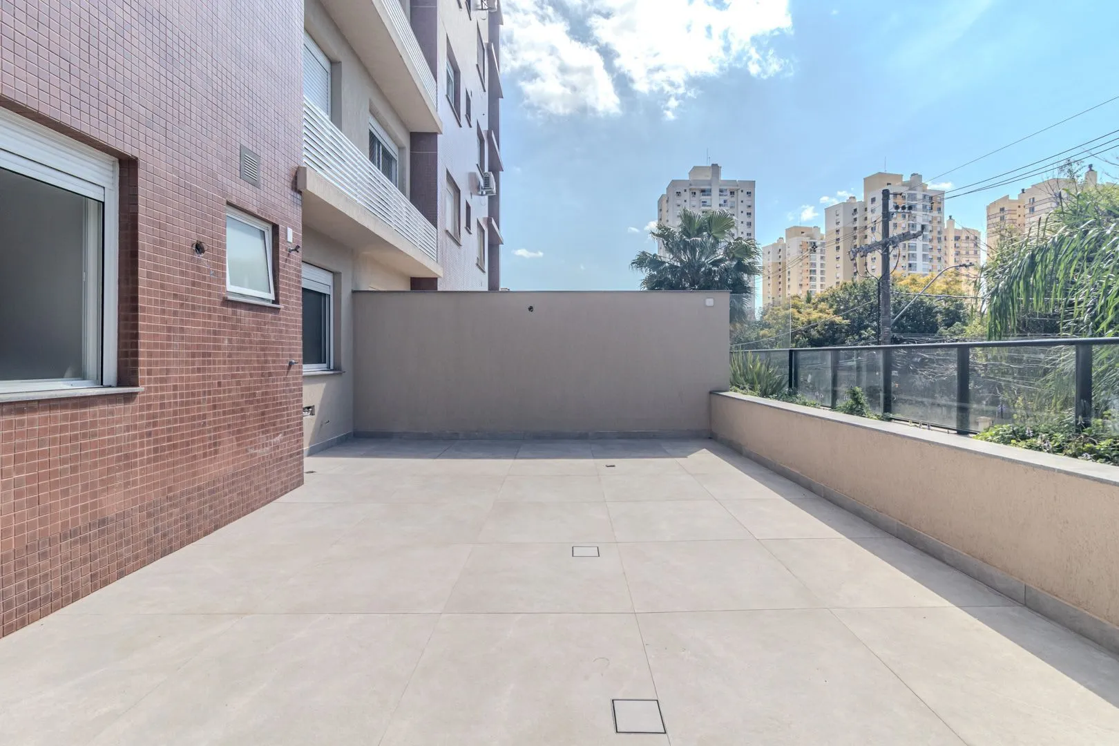 Imagem Apartamento Garden Espetacular: Pátio Privativo, Conforto Térmico e Sol na Medida Certa!