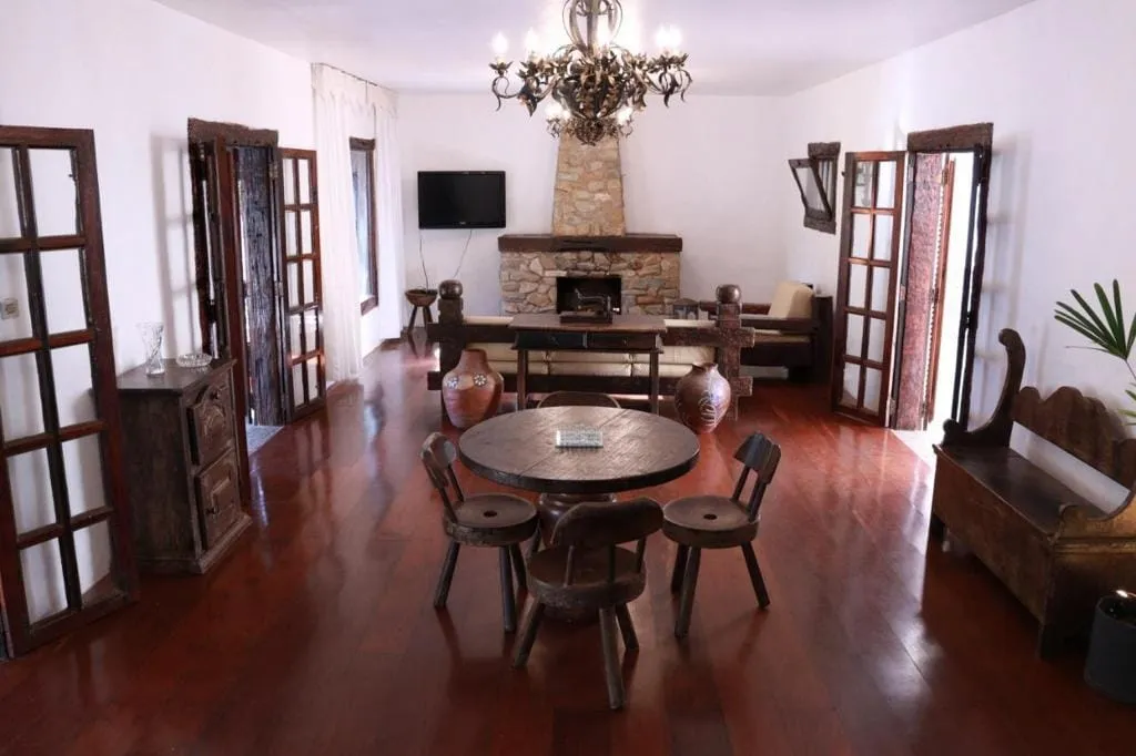 Imagem Chácara à venda 8 Quartos, 1 Suite, 11 Vagas, 10000M², Torrão de Ouro II, São José dos Campos - SP
