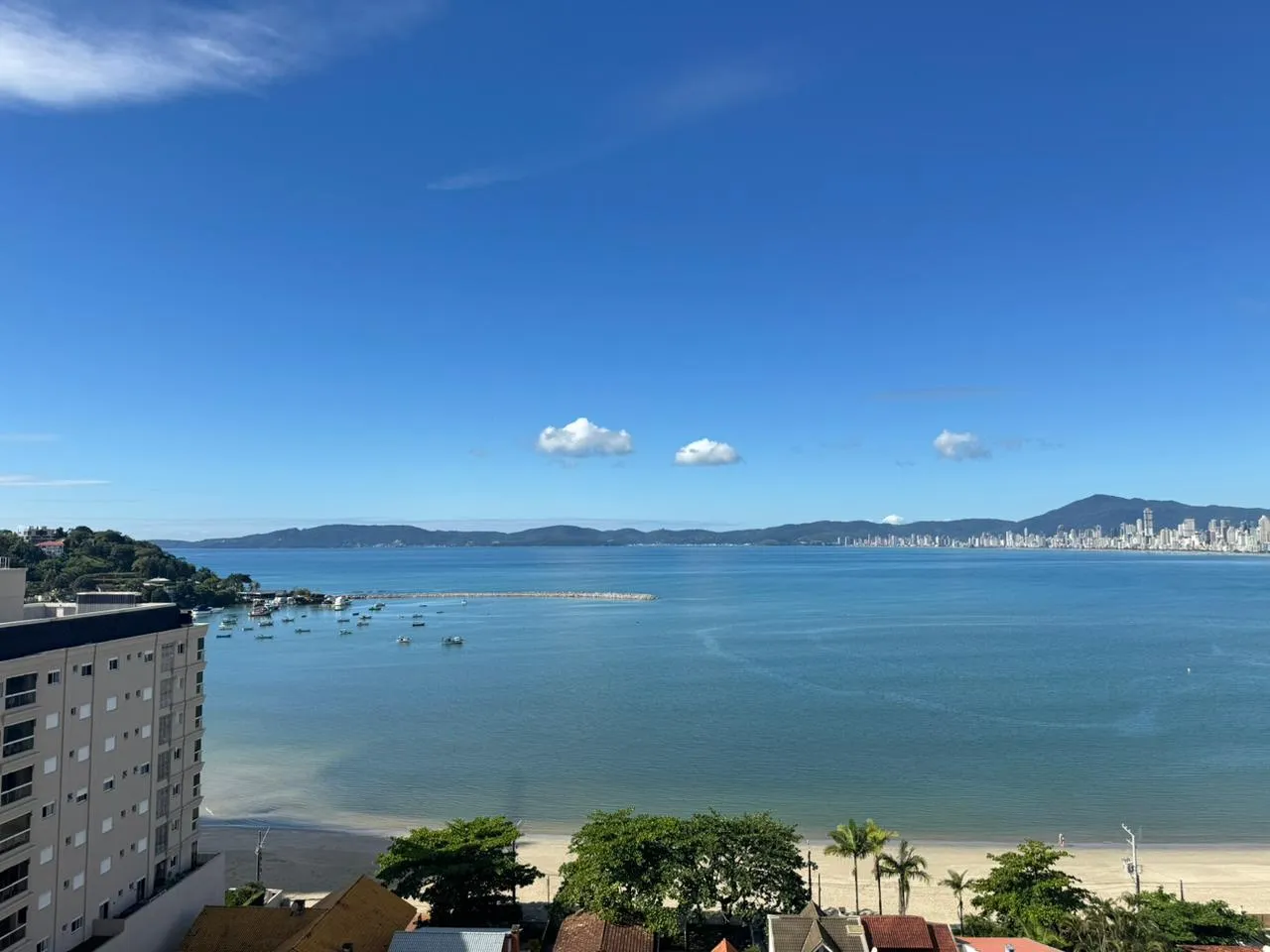 Imagem Apartamento com vista para o mar à venda com 190m2 por R$ 3.200.000,00
