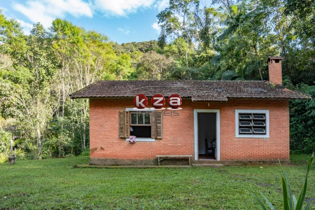 Imagem Imperdível! Casa à venda em Juquitiba-SP, bairro São Lourenço da Serra: 3 quartos, 3 salas, 5 banheiros, 50 vagas de garagem, 250m².