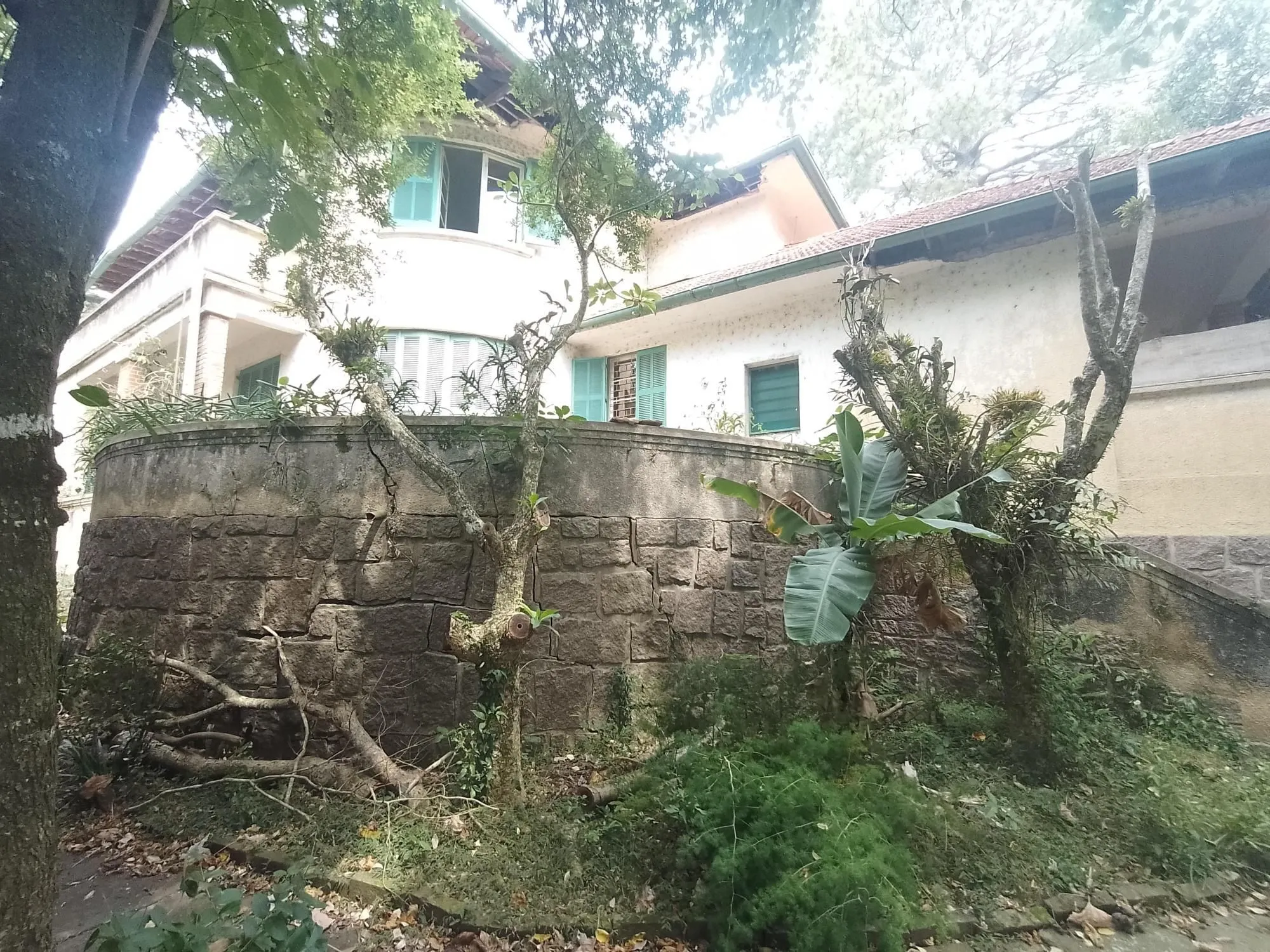 Imagem Terreno com área de 3.600m2 com 43m de margem no Rio Guaíba