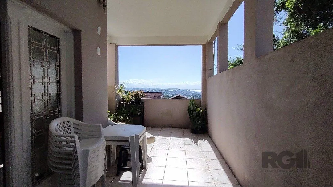 Imagem Sobrado, 5 quartos, 2 suites, pátio, 3 vagas - Bairro Vila Nova