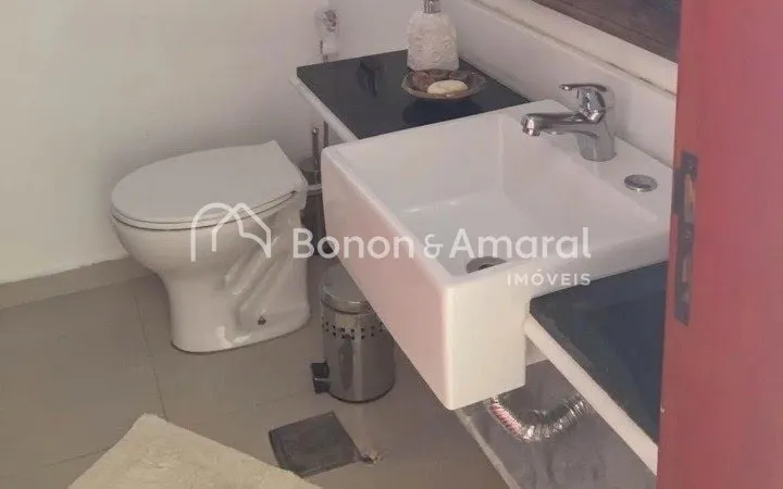 Imagem Lindo sobrado estilo rústico à venda com 236m² de construção