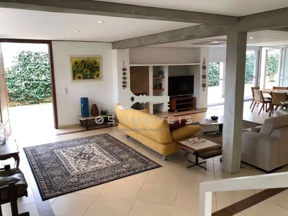 Imagem Casa à venda na Granja Viana com 3 dormitórios e suíte: moderna e integrada
