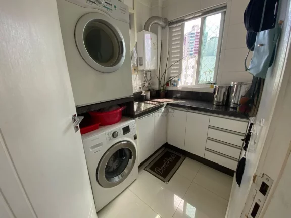 Imagem Apartamento com 3 dormitórios à venda no Centro de Balneário Camboriú/SC