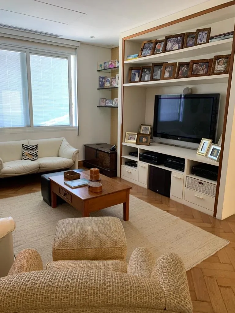 Imagem Residência 4 Suítes à Venda ? Residencial Alphaville 1