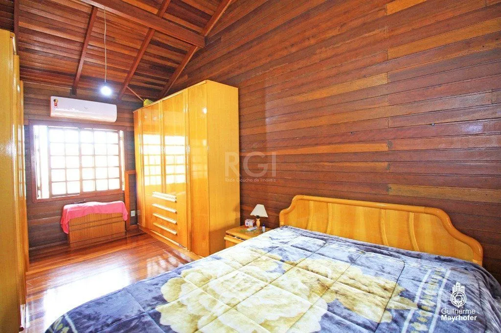 Imagem Casa para Venda - 235m², 3 dormitórios, sendo 1 suites, 3 vagas - Sarandi