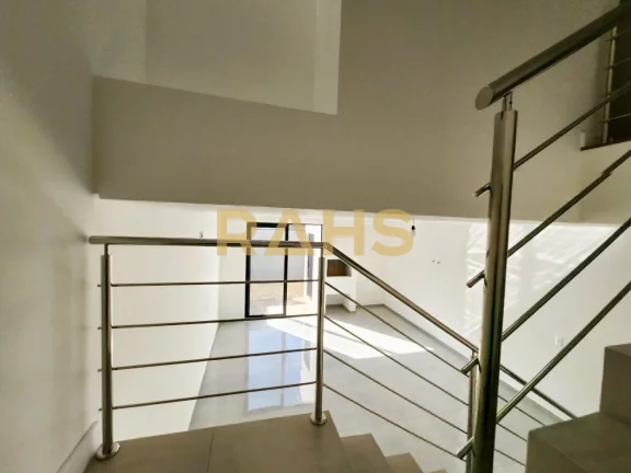 Imagem Lindo Sobrado Geminado Novo em ótimo local no bairro Saguaçu, perto do Colégio Católica Machado ...